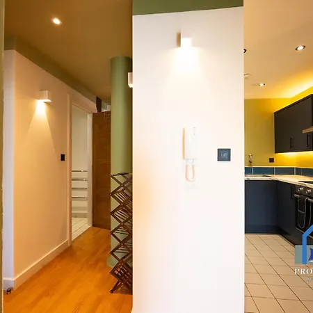Central Manchester City Apartment - Next To Ao Arena - With Parking-3